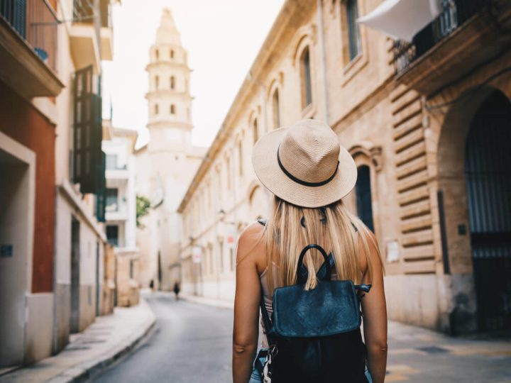 Qué ocurre psicológicamente al viajar solo por primera vez
